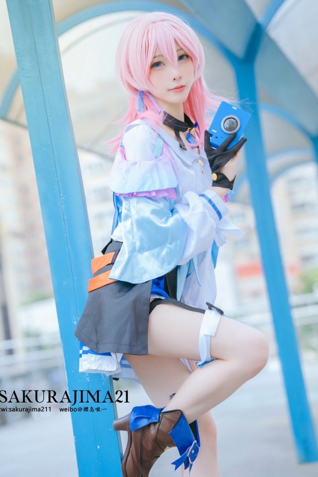 樱岛嗷一cos《崩坏:星穹铁道》三月七,崩坏世界的迷人之美 樱岛嗷一cos《崩坏:星穹铁道》三月七,崩坏世界的迷人之美