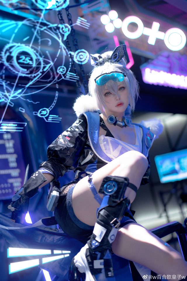 [崩坏：星穹铁道]w百合欧皇子w cos银狼，帅气黑客的迷人魅力
