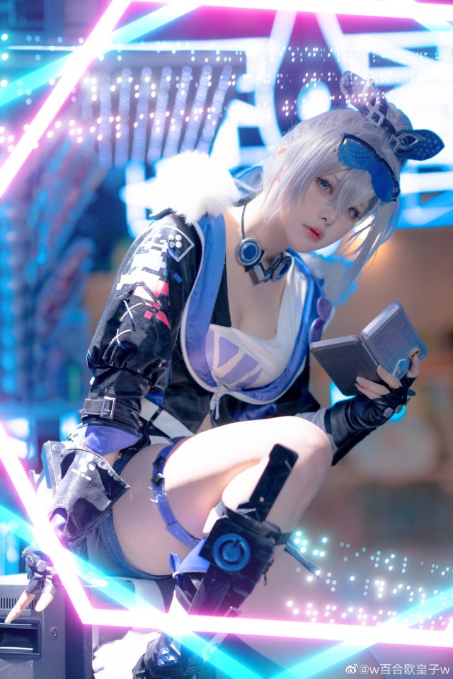 [崩坏：星穹铁道]w百合欧皇子w cos银狼，帅气黑客的迷人魅力