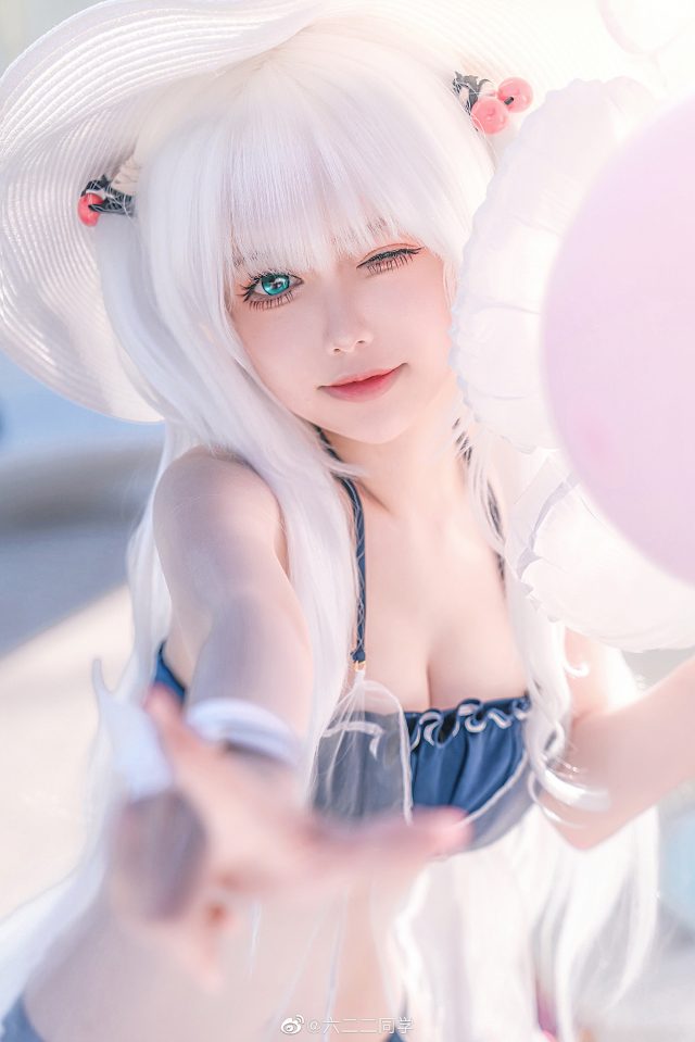六二二同学cos《碧蓝航线》哈曼，魅力无限的夏日泳装