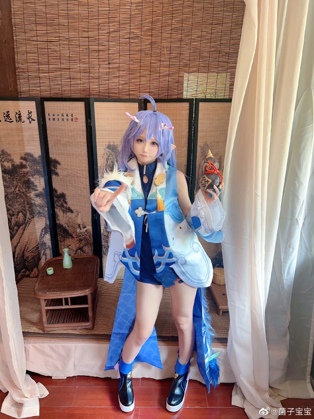 [崩坏：星穹铁道] 菌子宝宝cos白露，可爱迷人的美少女名医