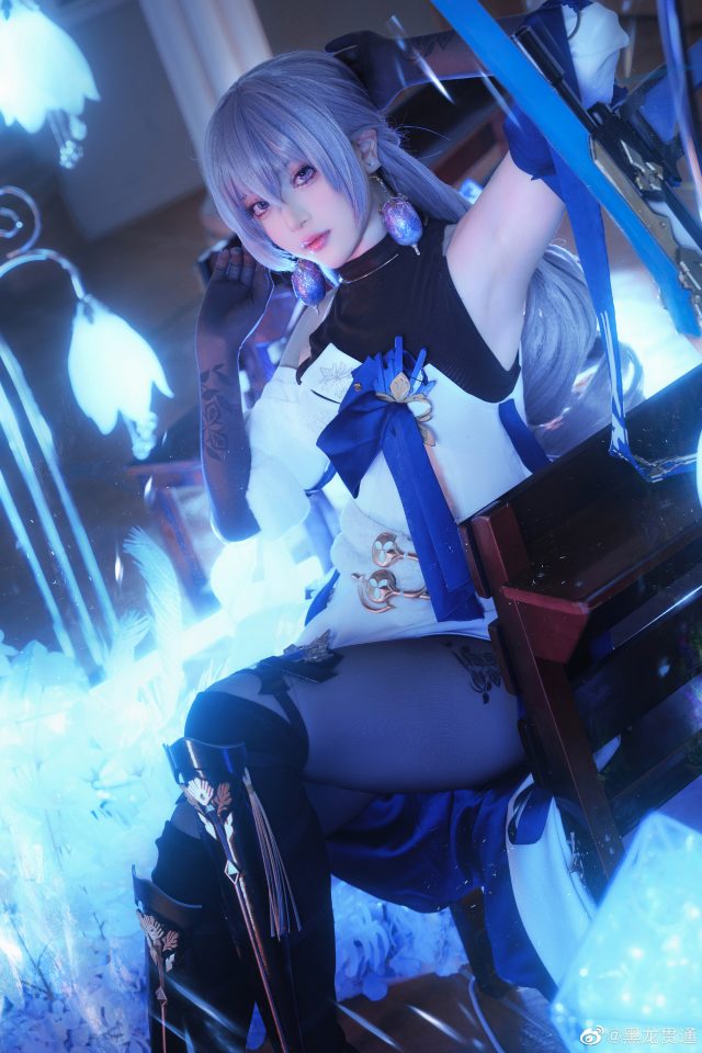 [崩坏：星穹铁道]黑龙贯通cos布洛妮娅，展现银鬃铁卫统领的魅力