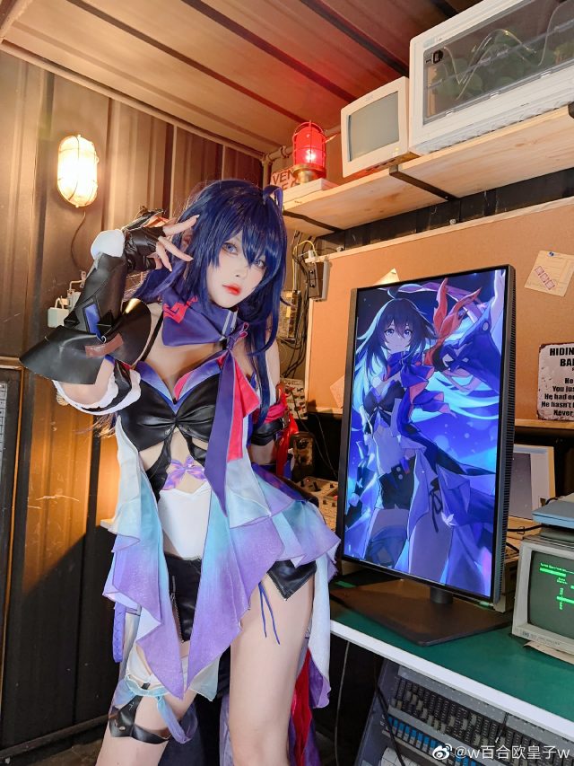 [崩坏：星穹铁道]w百合欧皇子w cos希儿，崩坏世界的性感蝴蝶