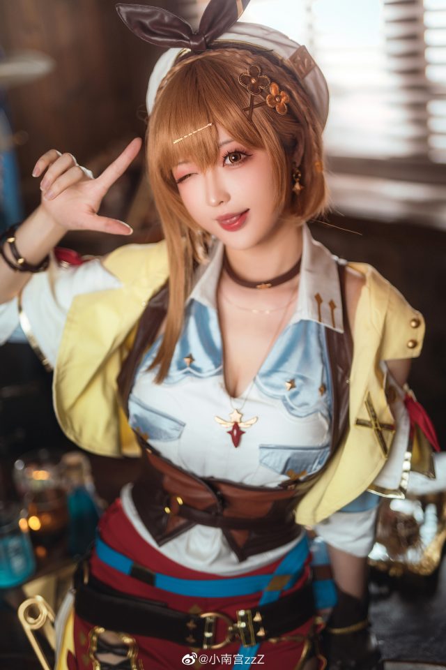 小南宫zzZ cos《莱莎的炼金工房》莱莎,性感可爱魅力十足 小南宫zzZ cos《莱莎的炼金工房》莱莎,性感可爱魅力十足