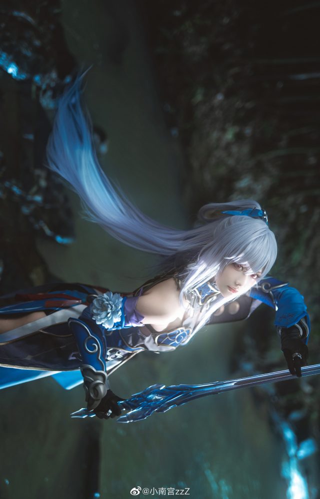 [崩坏：星穹铁道]小南宫zzZ cos镜流，闪耀崩坏的酷帅与美丽