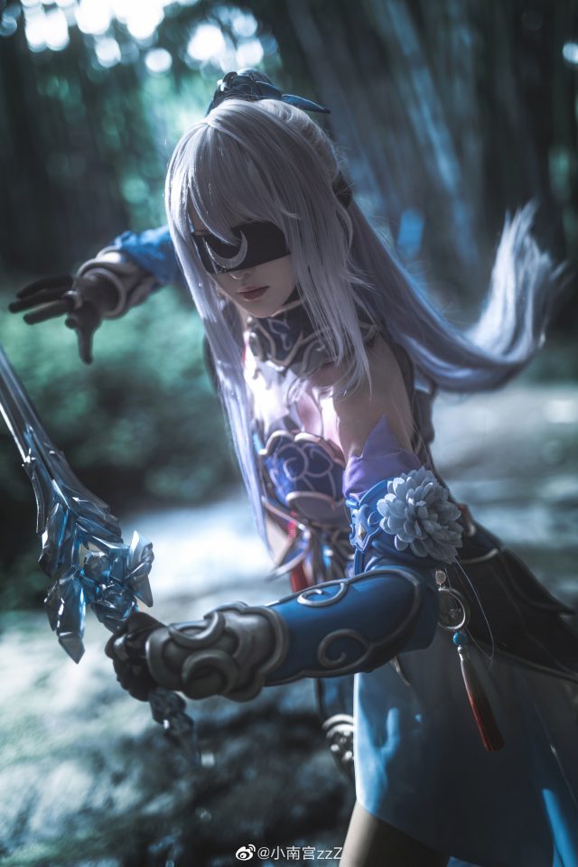 [崩坏：星穹铁道]小南宫zzZ cos镜流，闪耀崩坏的酷帅与美丽