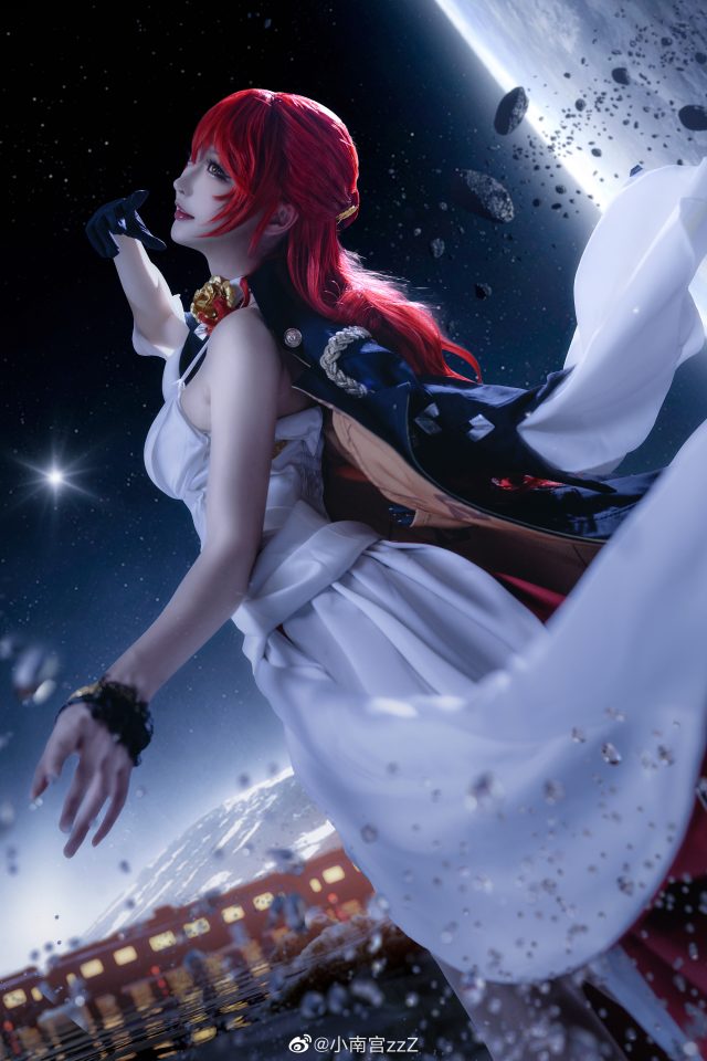 [崩坏：星穹铁道]小南宫zzZ cos姬子，闪耀星空下的性感科学家