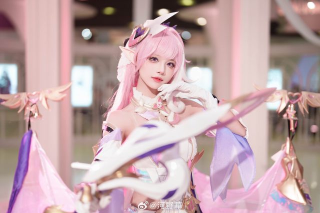 河野華cos《崩坏3》爱莉希雅,萌力十足惊艳夏日嘉年华 河野華cos《崩坏3》爱莉希雅,萌力十足惊艳夏日嘉年华