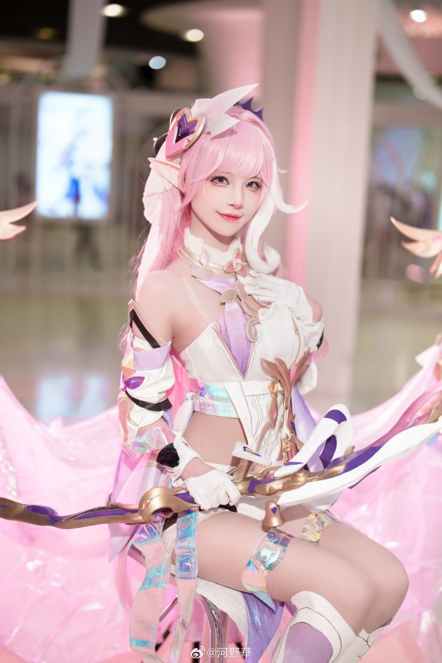 河野華cos《崩坏3》爱莉希雅,萌力十足惊艳夏日嘉年华 河野華cos《崩坏3》爱莉希雅,萌力十足惊艳夏日嘉年华