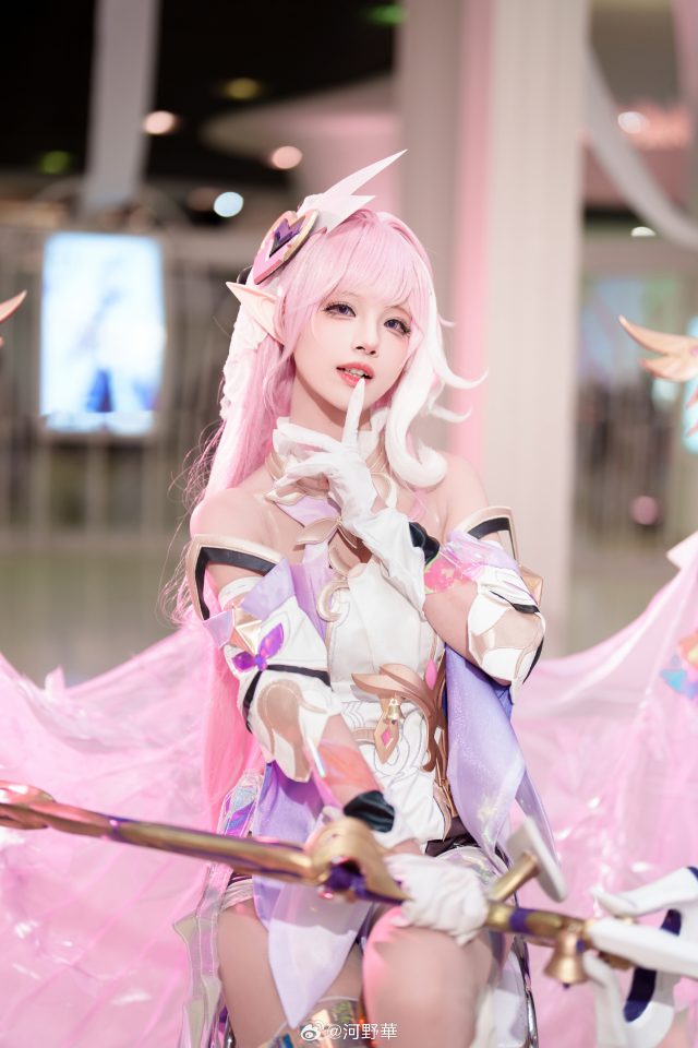 河野華cos《崩坏3》爱莉希雅,萌力十足惊艳夏日嘉年华 河野華cos《崩坏3》爱莉希雅,萌力十足惊艳夏日嘉年华