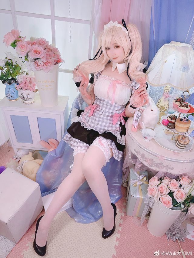 [更衣人偶坠入爱河]Wuli大YIMI cos喜多川海梦，展现女仆的性感与可爱