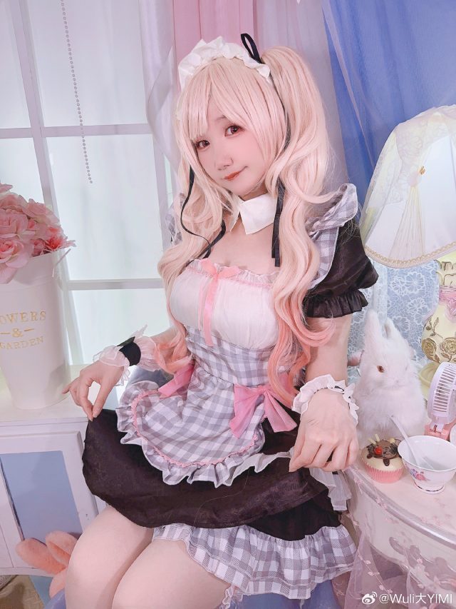 [更衣人偶坠入爱河]Wuli大YIMI cos喜多川海梦，展现女仆的性感与可爱