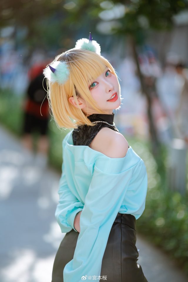 宮本桜cos《我推的孩子》MEM啾，展现偶像的迷人魅力！