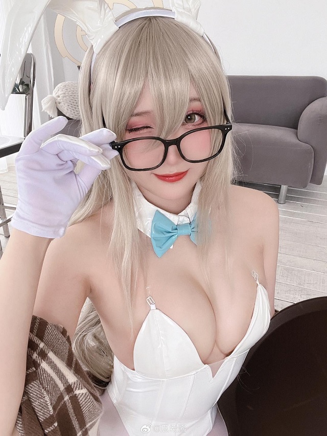 [蔚蓝档案]瓜希酱cos室笠朱音，性感可爱尽显兔女郎魅力