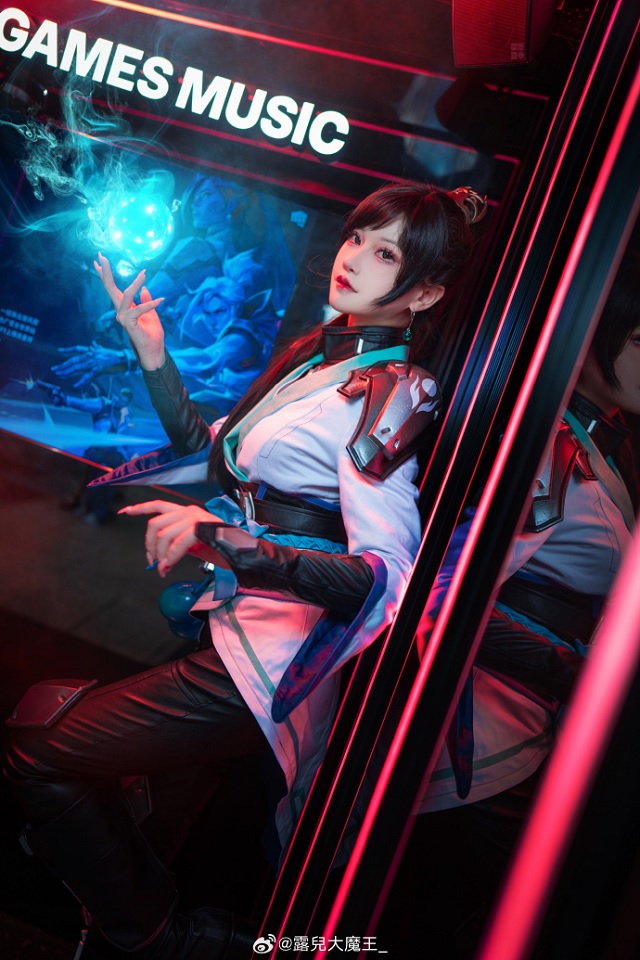 [无畏契约]露兒大魔王cos圣祈，璀璨演绎闪耀cosplay盛典
