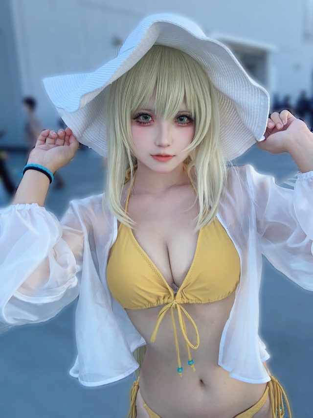 [蔚蓝档案]桃景三酪cos十六夜野乃美，性感惊艳亮相“Comic Market 102”