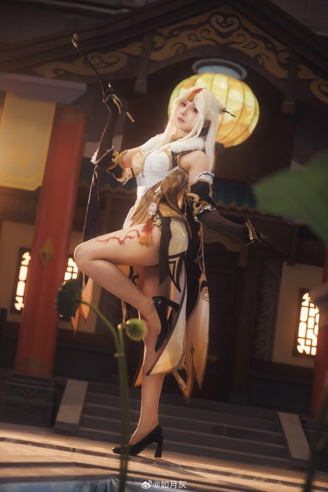 如月灰cos《原神》凝光,美丽如璃月绽放迷人魅力 如月灰cos《原神》凝光,美丽如璃月绽放迷人魅力