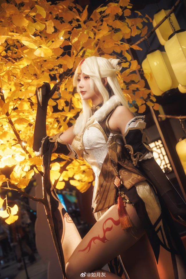 如月灰cos《原神》凝光,美丽如璃月绽放迷人魅力 如月灰cos《原神》凝光,美丽如璃月绽放迷人魅力