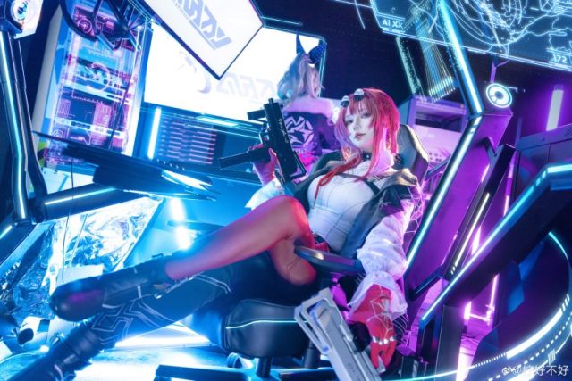 [崩坏：星穹铁道]柠好不好cos卡芙卡，漂亮酷帅的杀手丽人惊艳登场