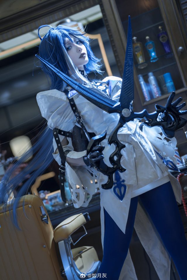 如月灰cos《无期迷途》阿黛拉,美到心跳加速的绝美魅力 如月灰cos《无期迷途》阿黛拉,美到心跳加速的绝美魅力