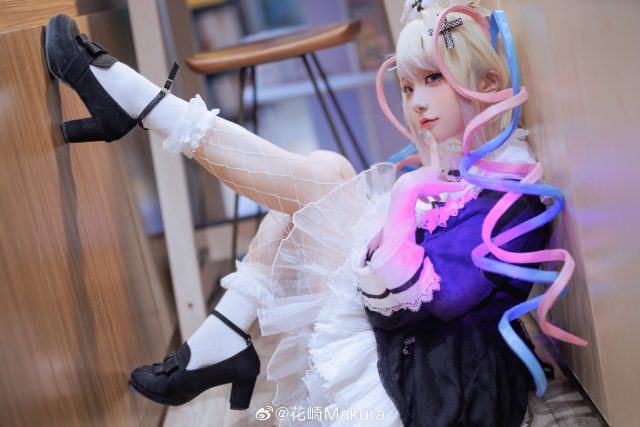 治愈系cosplay大秀：花崎Makura化身“糖糖”超天酱的可爱诱惑！