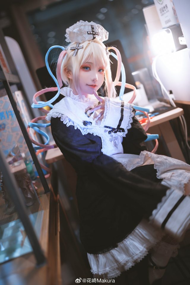 治愈系cosplay大秀：花崎Makura化身“糖糖”超天酱的可爱诱惑！