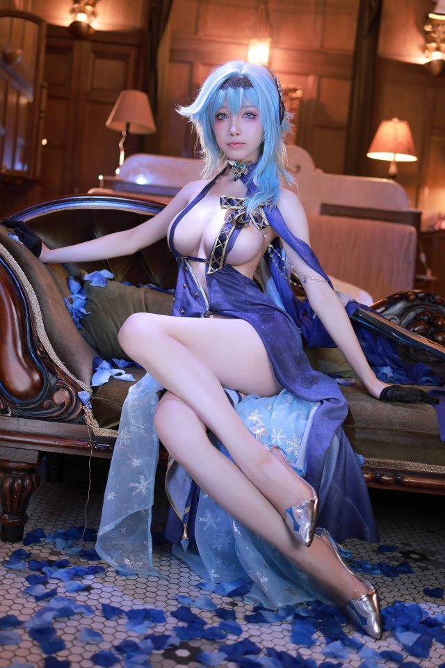水淼aqua的《原神》优菈COSPLAY,性感与英勇完美结合 水淼aqua的《原神》优菈COSPLAY,性感与英勇完美结合