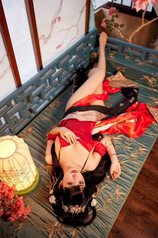 从《碧蓝航线》到现实:Shika小鹿鹿的“逸仙”同人凤冠霞帔之美 从《碧蓝航线》到现实:Shika小鹿鹿的“逸仙”同人凤冠霞帔之美