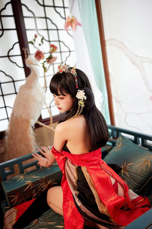 从《碧蓝航线》到现实:Shika小鹿鹿的“逸仙”同人凤冠霞帔之美 从《碧蓝航线》到现实:Shika小鹿鹿的“逸仙”同人凤冠霞帔之美