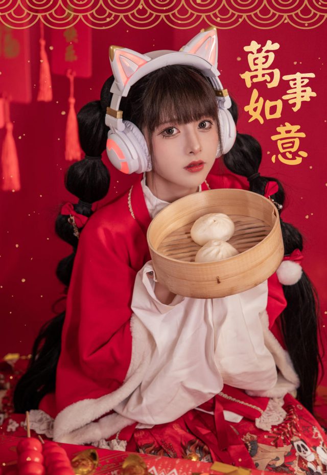 重庆美妹腥味猫罐：不仅容貌出众，而且COSPLAY才华令人惊叹