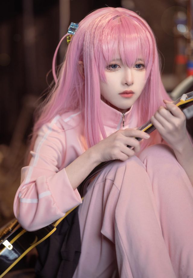 重庆美妹腥味猫罐：不仅容貌出众，而且COSPLAY才华令人惊叹