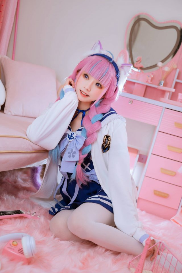 凑阿库娅的粉紫发色和天蓝挑染：绮太郎_Kitaro的绝美COSPLAY