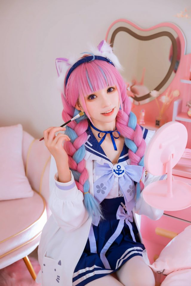 凑阿库娅的粉紫发色和天蓝挑染：绮太郎_Kitaro的绝美COSPLAY