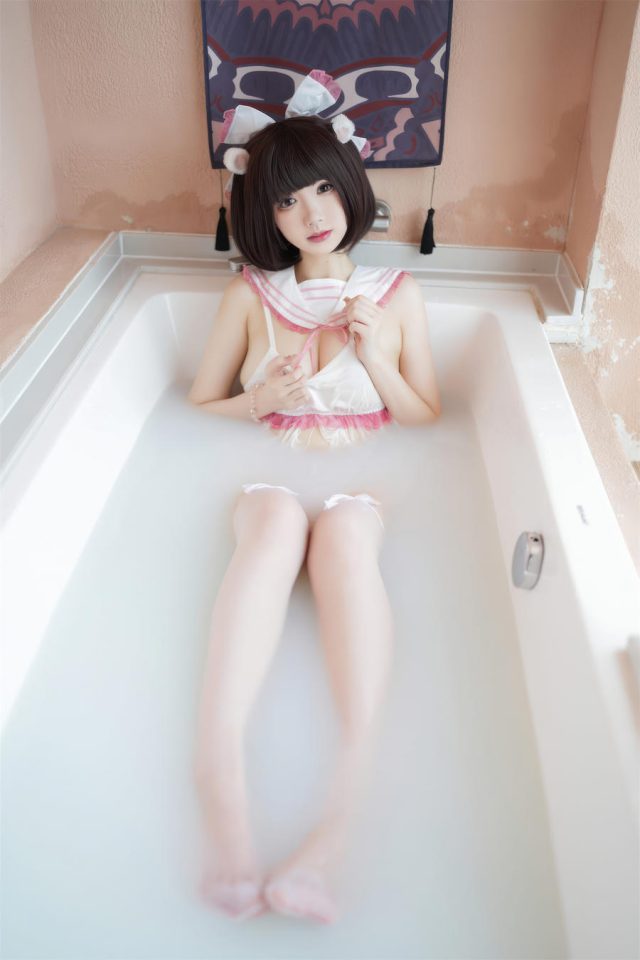 牛奶浴与美白肌肤的真相：coser雪睛Astra为你验证传言