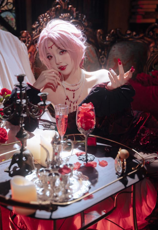 出色的COS和完美的身材，黑龙贯通为你展示极致cosplay之美