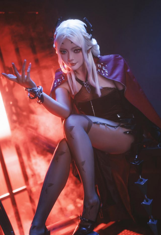 出色的COS和完美的身材，黑龙贯通为你展示极致cosplay之美
