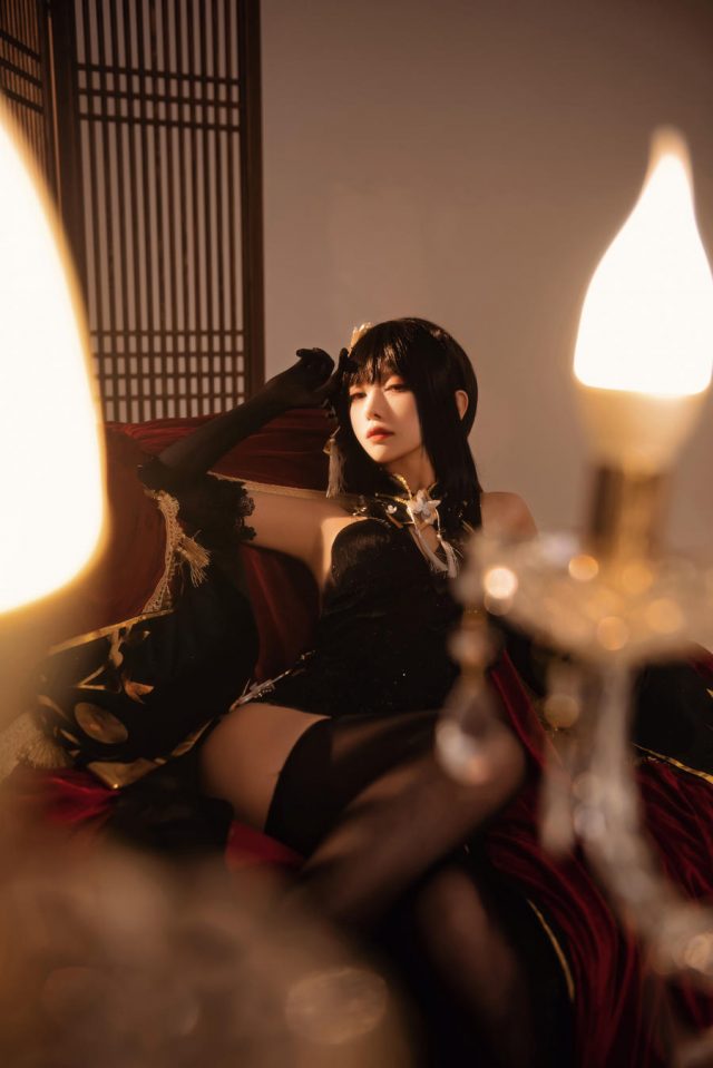 Shika小鹿鹿cos《碧蓝航线》镇海,黑色蕾丝旗袍大放异彩 Shika小鹿鹿cos《碧蓝航线》镇海,黑色蕾丝旗袍大放异彩