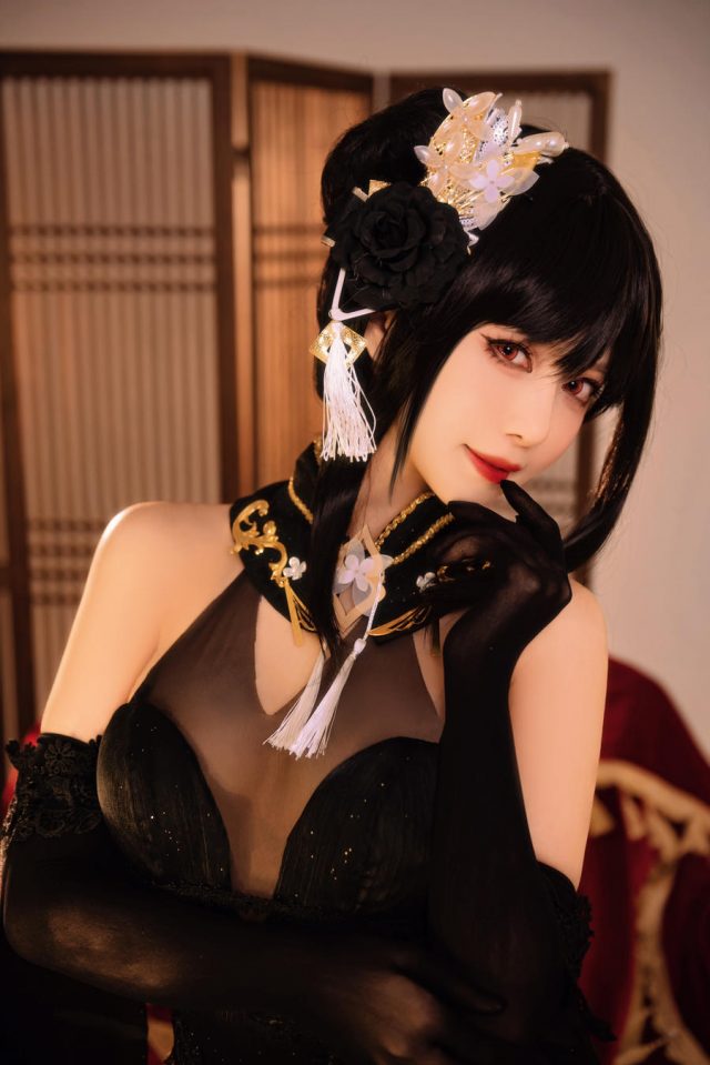 Shika小鹿鹿cos《碧蓝航线》镇海,黑色蕾丝旗袍大放异彩 Shika小鹿鹿cos《碧蓝航线》镇海,黑色蕾丝旗袍大放异彩