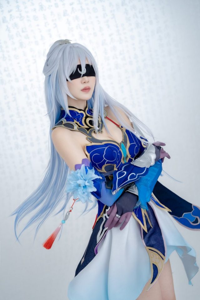 玄子Genko cos《崩坏:星穹铁道》镜流,再现性感酷帅的罗浮剑首 玄子Genko cos《崩坏:星穹铁道》镜流,再现性感酷帅的罗浮剑首