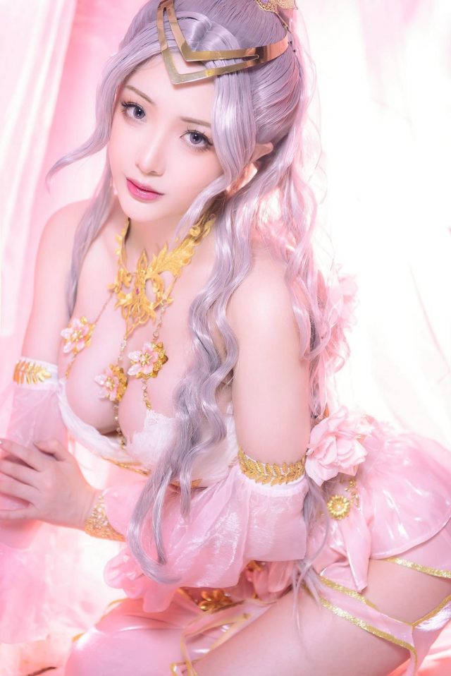 清纯脸庞下的时尚小野猫 - coser“雯妹不讲道理” 清纯脸庞下的时尚小野猫 - coser“雯妹不讲道理”