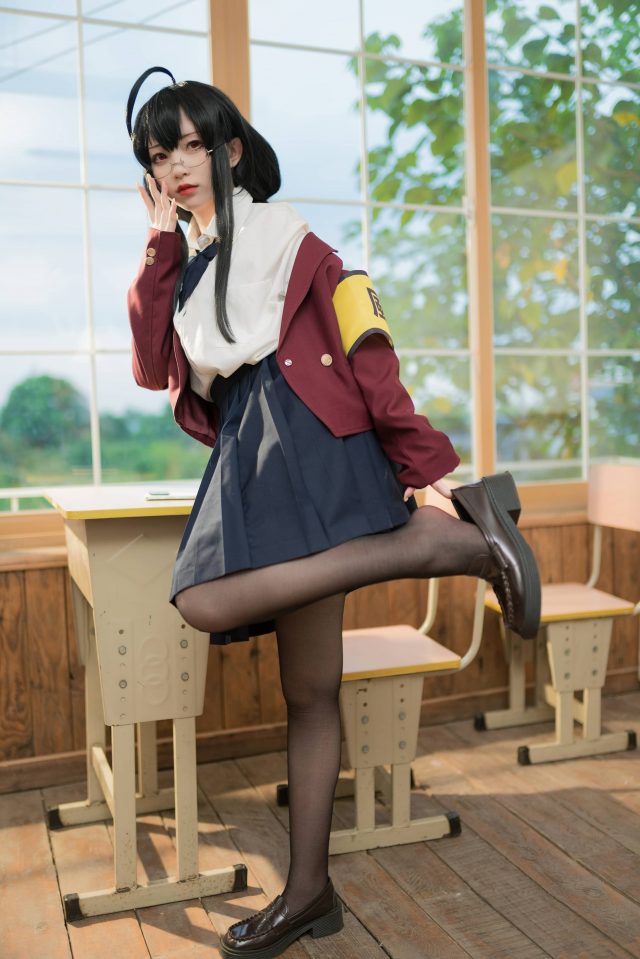 coser花铃萌动心弦:最新JK制服趋势分析与搭配技巧 coser花铃萌动心弦:最新JK制服趋势分析与搭配技巧