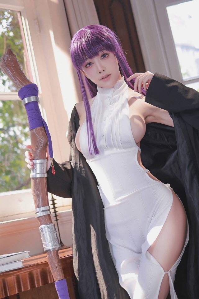 水淼aqua·葬送的芙莉莲COS：精灵之美引爆网红旋风