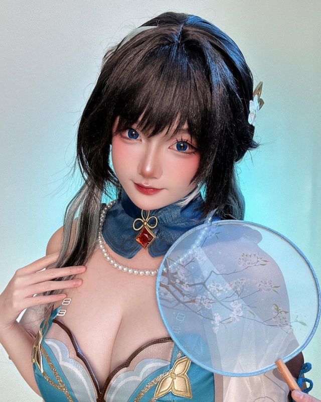 小鱼KIKO《崩坏:星穹铁道》阮·梅COS:性感与可爱的魔力 小鱼KIKO《崩坏:星穹铁道》阮·梅COS:性感与可爱的魔力