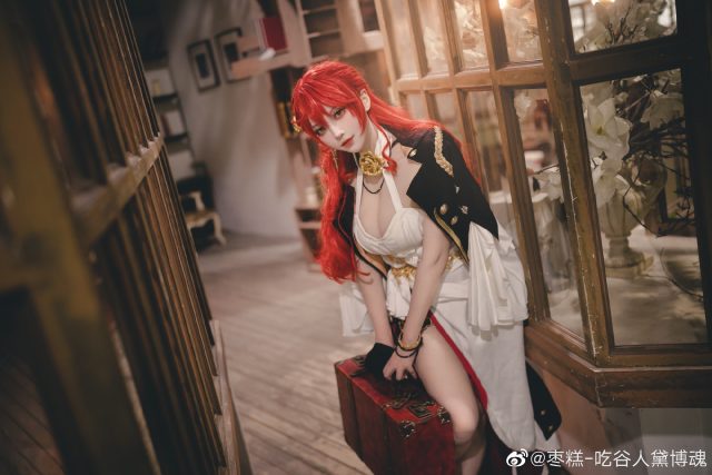 [崩坏：星穹铁道]枣糕-吃谷人黛博魂cos姬子，惊艳引爆社交媒体