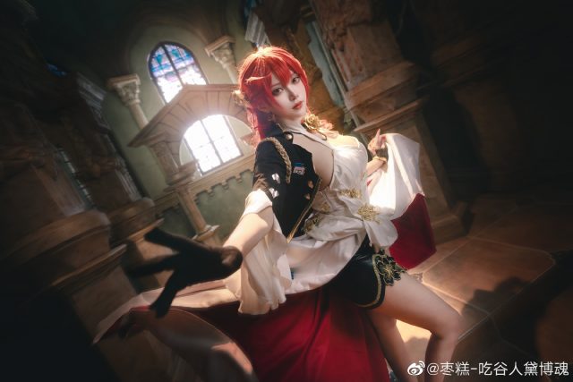 [崩坏：星穹铁道]枣糕-吃谷人黛博魂cos姬子，惊艳引爆社交媒体