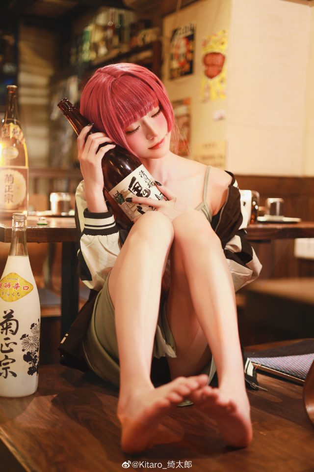 [孤独摇滚！]Kitaro_绮太郎cos广井菊里，展现酒醉的可爱与迷人