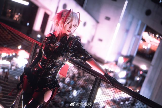 宮本桜cos《明日方舟》W,展现狙击魅影的酷帅迷人 宮本桜cos《明日方舟》W,展现狙击魅影的酷帅迷人