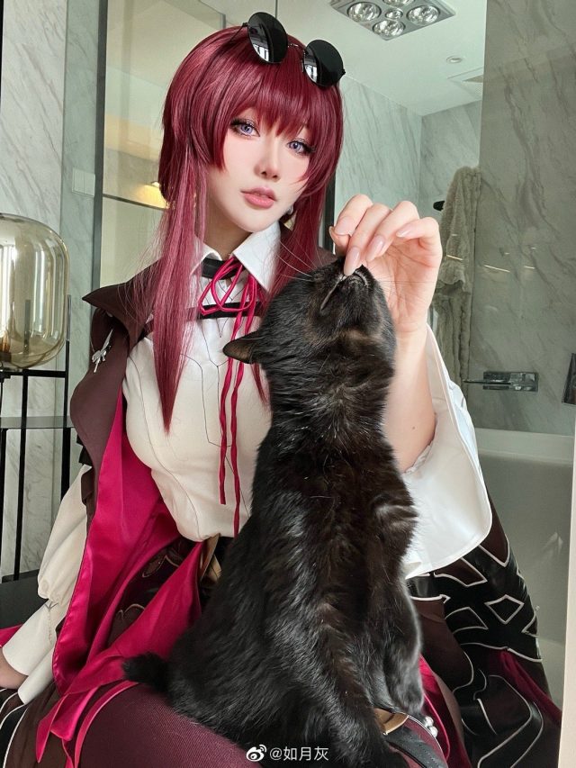 [崩坏：星穹铁道]如月灰cos卡芙卡，性感帅气惊艳亮相！