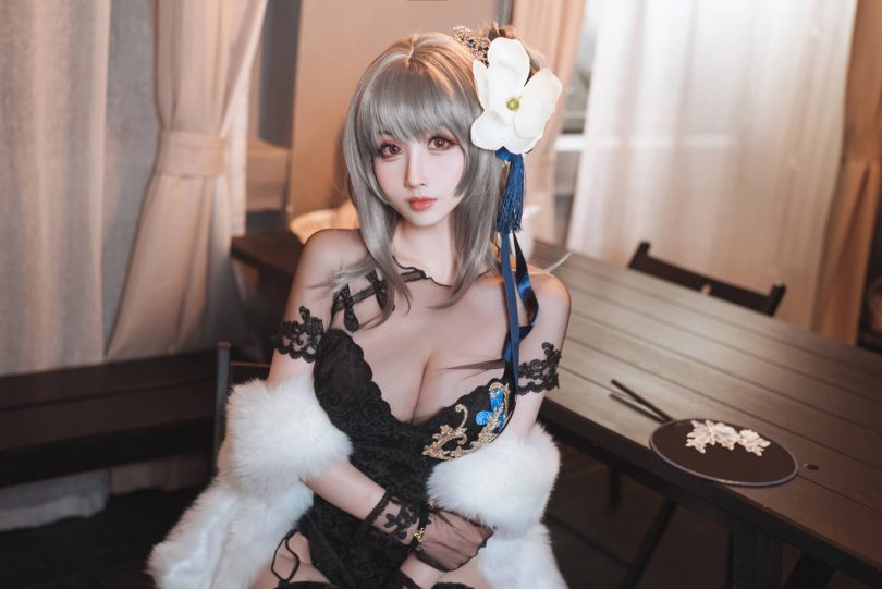 rioko凉凉子cos路易九世 | rioko凉凉子_瑰丽的执勤人cos作品 [39P11V-1.12GB]