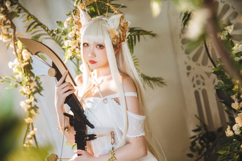 瓜希酱cos白金 | 瓜希酱_明日方舟·白金泳装cos作品 [25P-159MB]